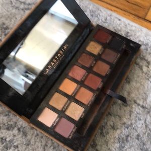 ABH soft glam palette